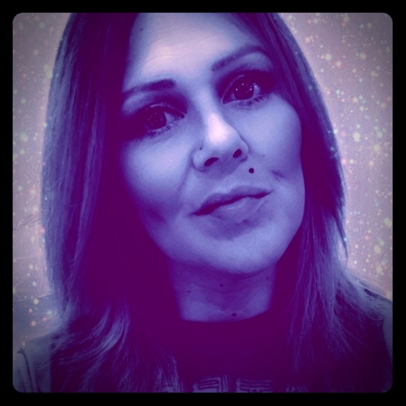 Meet your Posher, Charlotte - Picture 1 of 5